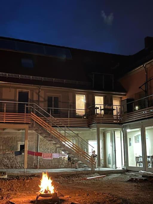 Wohnen Im Dreiseitenhof Mit Galerieschlafzimmer Neudietendorf Екстериор снимка
